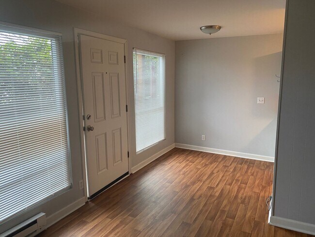 Interior Photo - Marine Vista