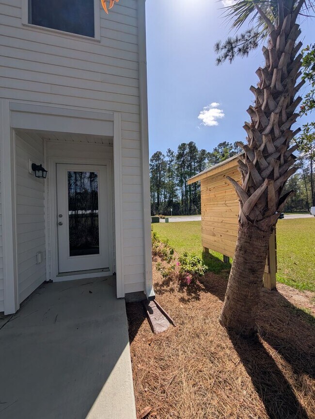 Building Photo - NEW End Unit Townhouse Available for Rent - Conway, South Carolina