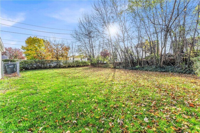 Building Photo - 9716 Alexander Rd