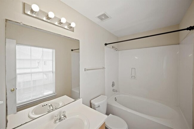 Building Photo - 1521 Nichole Woods Dr
