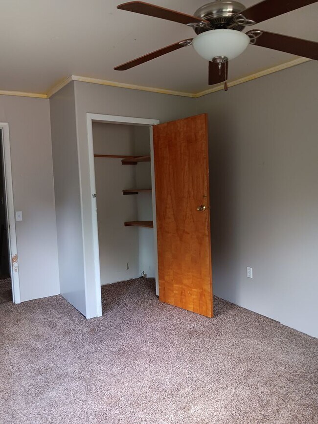 Building Photo - 3 Bed House in La Grande