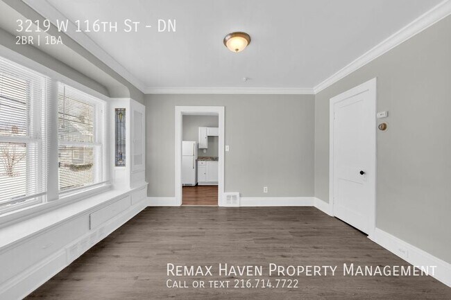 Building Photo - 3219 W 116th St