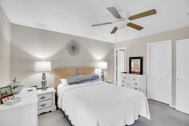 Building Photo - 2 Vista Gardens Trail Unit 202