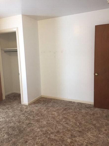 Building Photo - 100 VT-14