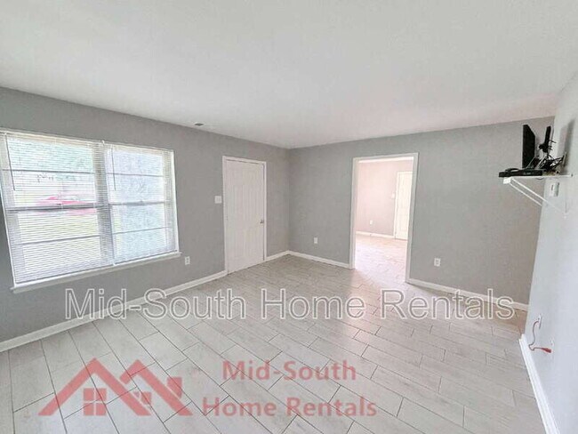 Building Photo - 4400 Elmridge St