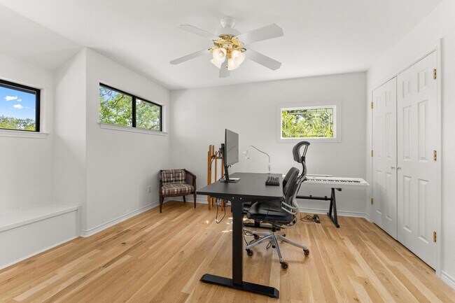 Building Photo - 800 Spur 191