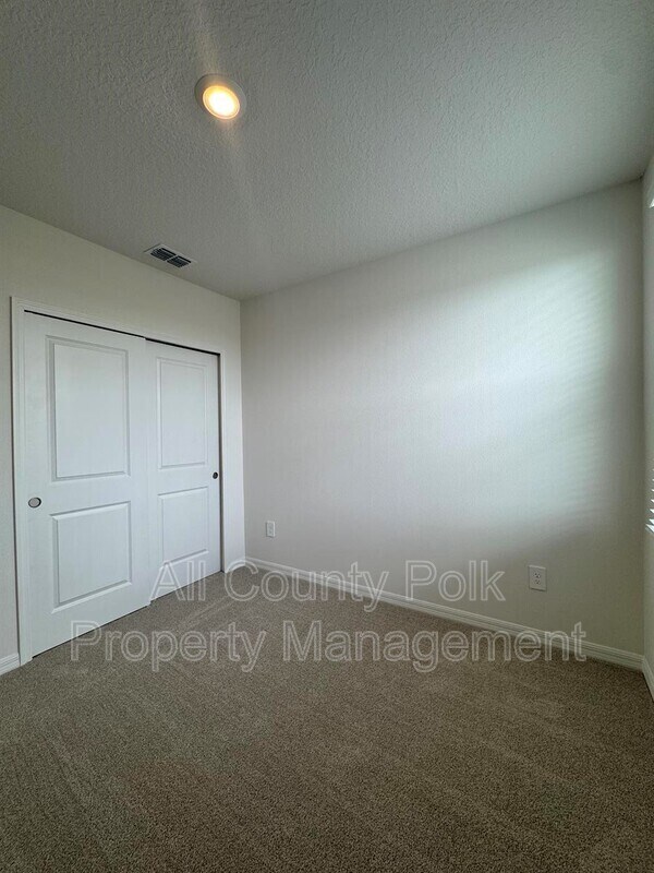 Building Photo - 2061 Rosewood Dr