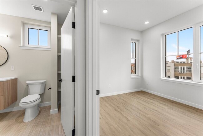 Building Photo - 24-28 Mt Pleasant St