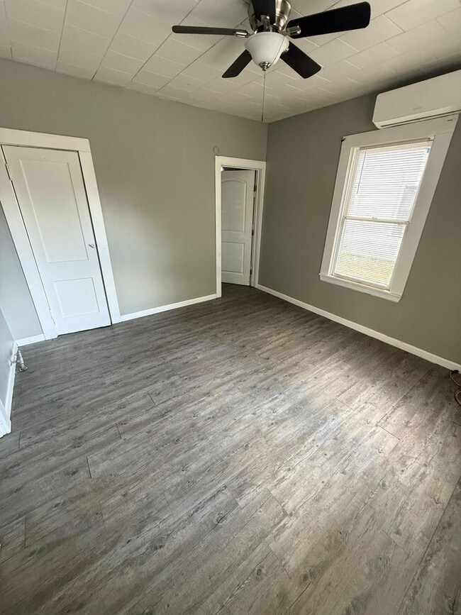 Building Photo - 2530 Pierce St