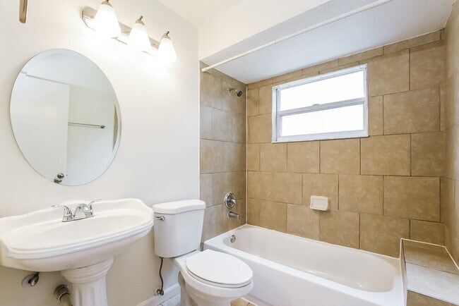 Building Photo - 7757 Fox Knoll Pl