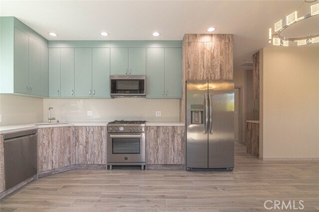 Building Photo - 18750 Collins St