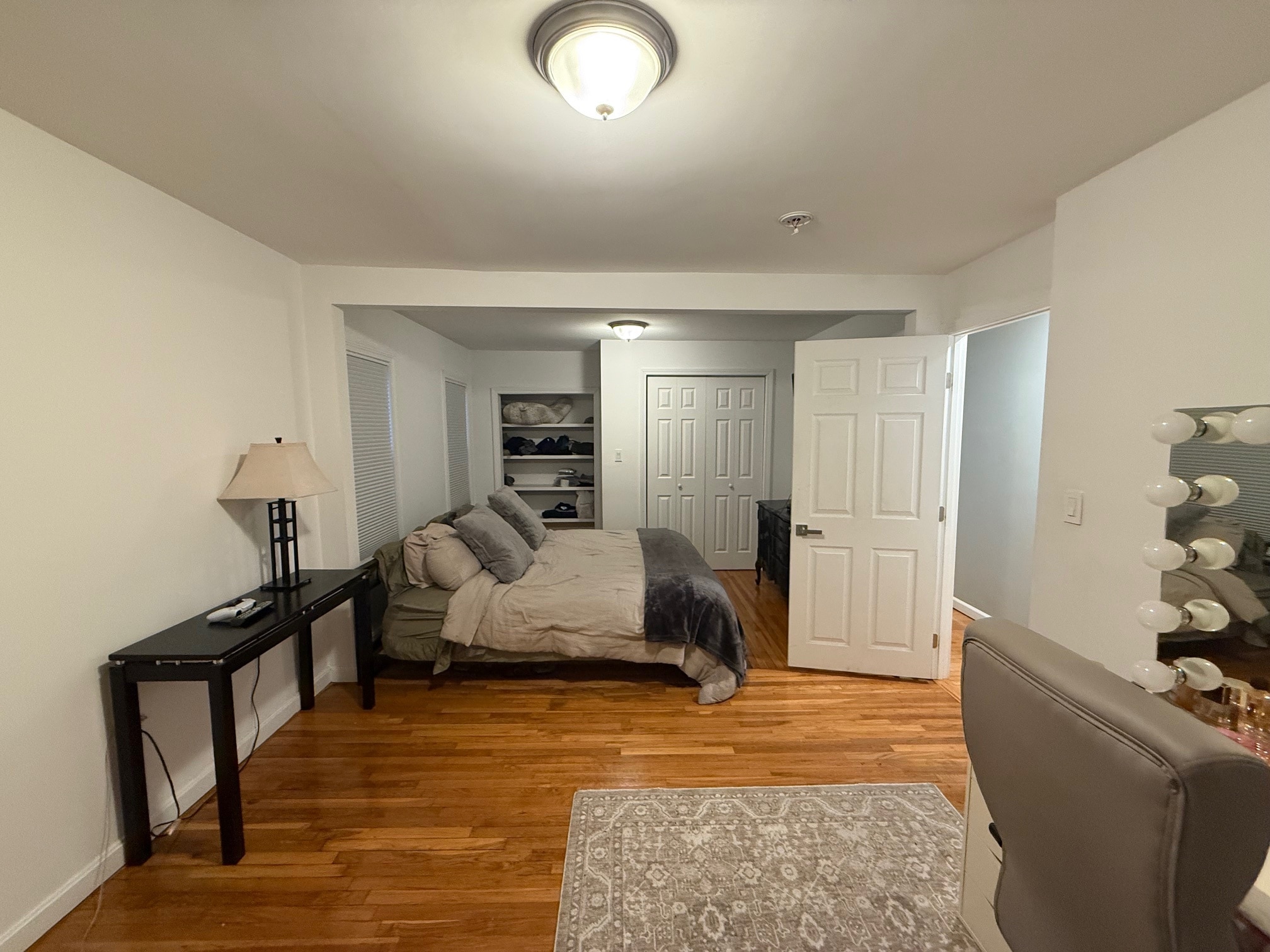 Building Photo - 264 Main St