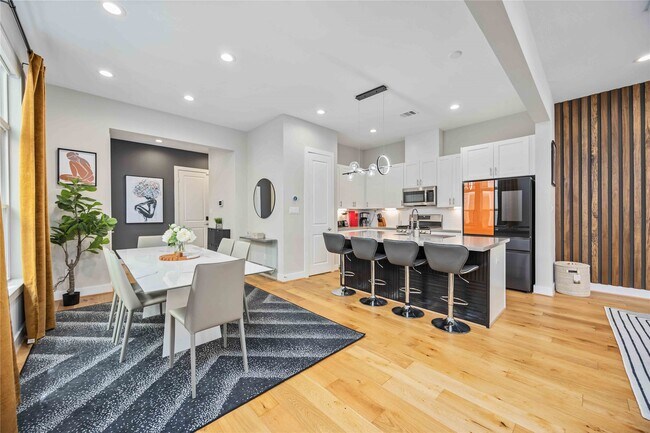 Building Photo - 5821 Kansas St