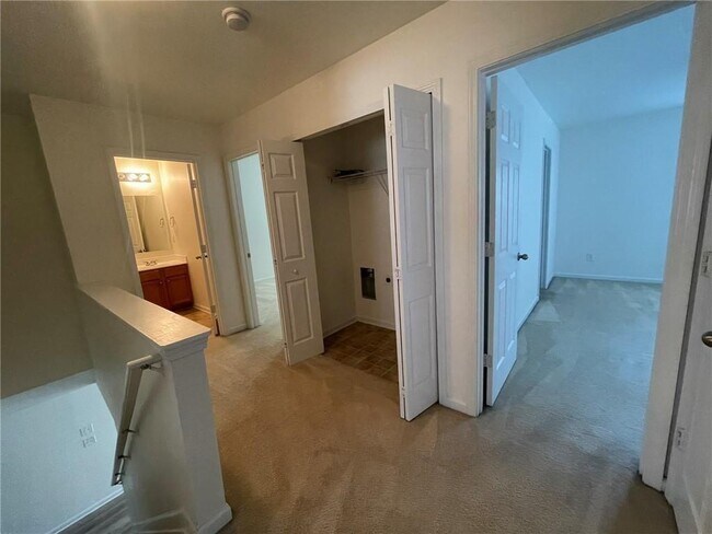Building Photo - 2350 Mayfair Dr