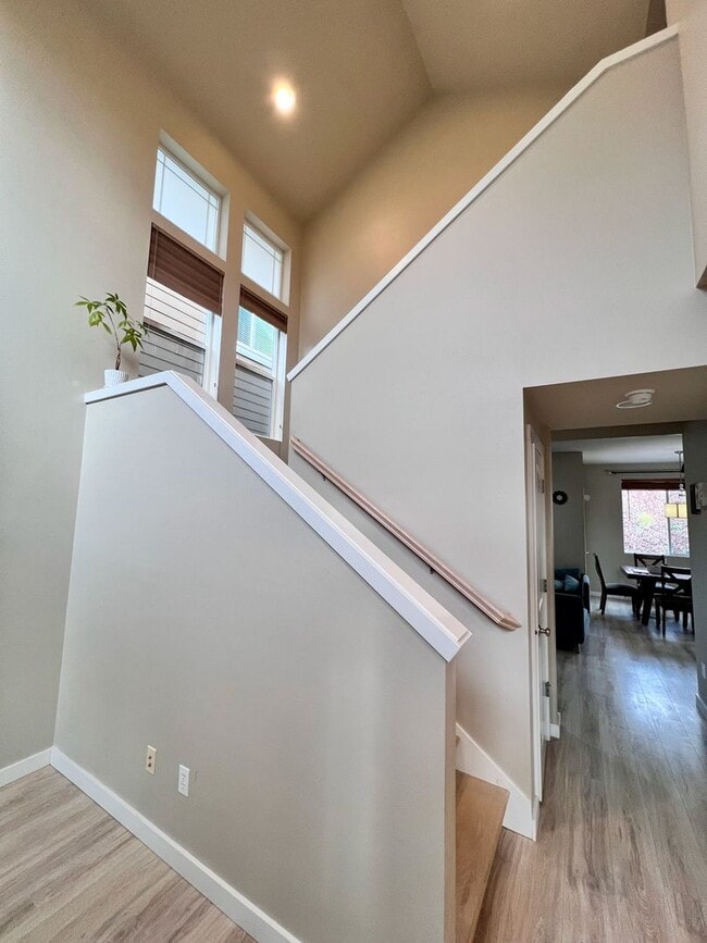 Building Photo - Beautiful 4BR | 2.5BA Home on Cul-de-Sac i...