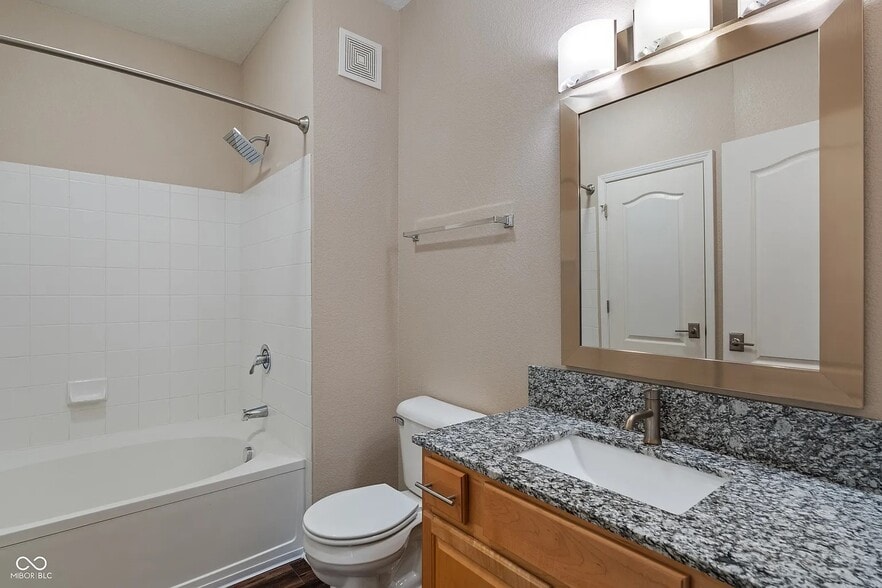 Bathroom - 12833 Tradd St