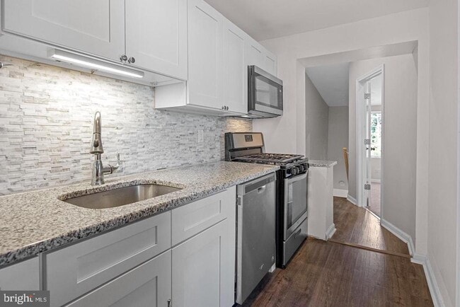 Building Photo - 380 Edmonds Ave