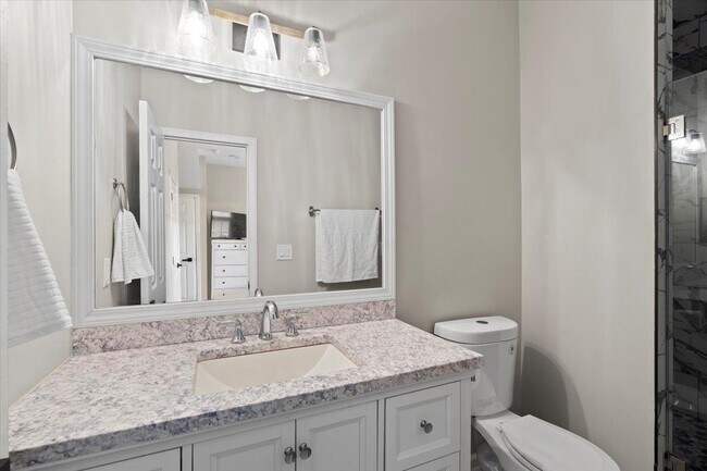 Building Photo - 1205 Forest Ave