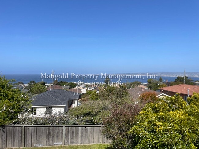 Building Photo - Spacious 3 Bed 2 Bath With Panoramic Ocean...