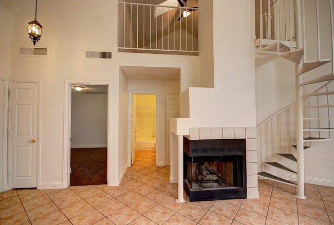 Building Photo - 6549 Lemitar Dr