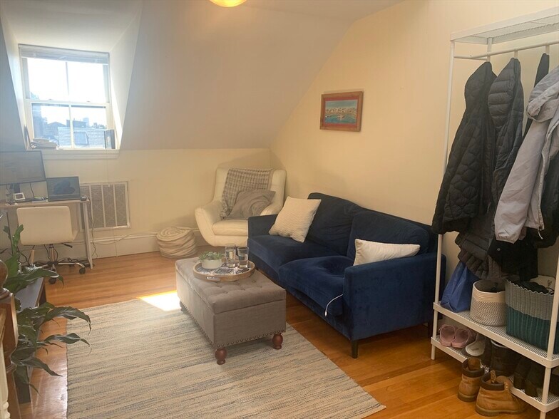 Building Photo - 29 Bowdoin St