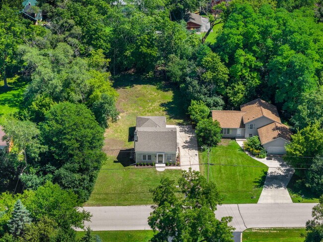 Building Photo - 8104 N 44th St