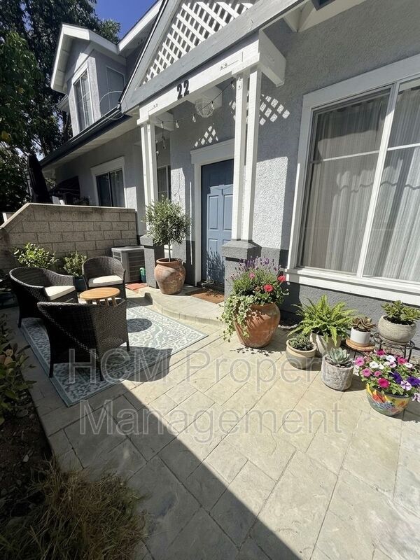 Building Photo - 22 Carlsbad Ln