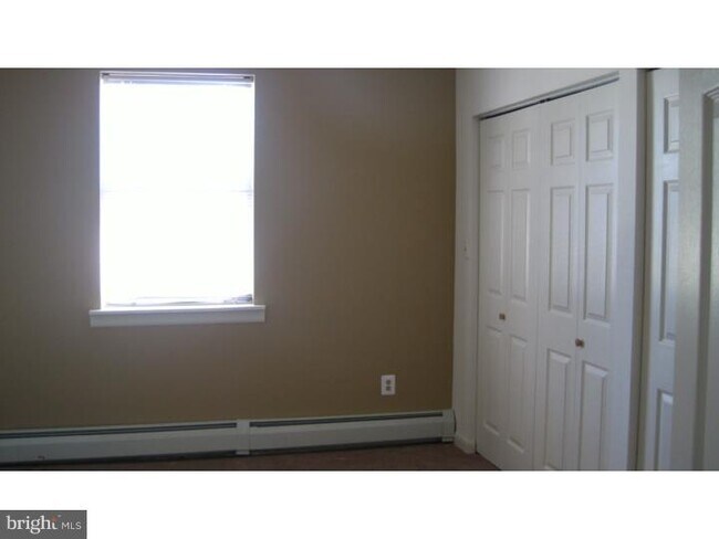 Building Photo - 169 Bate Ave