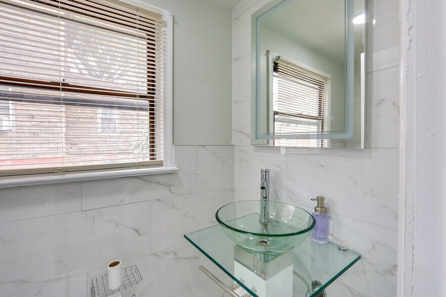 Building Photo - 301 Lembeck Ave