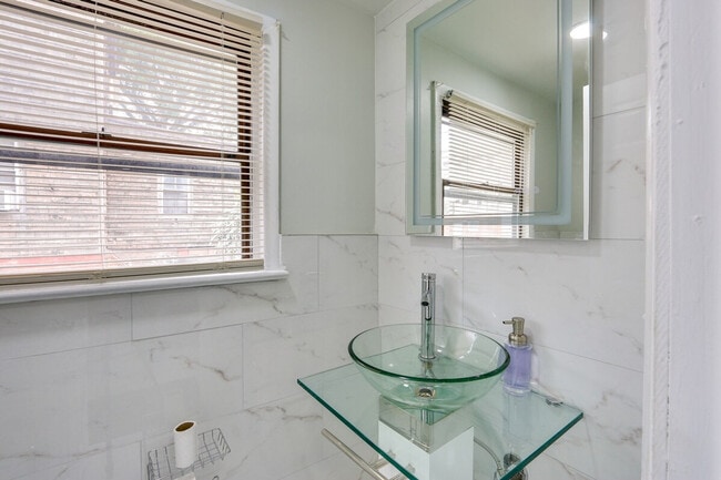 Building Photo - 301 Lembeck Ave