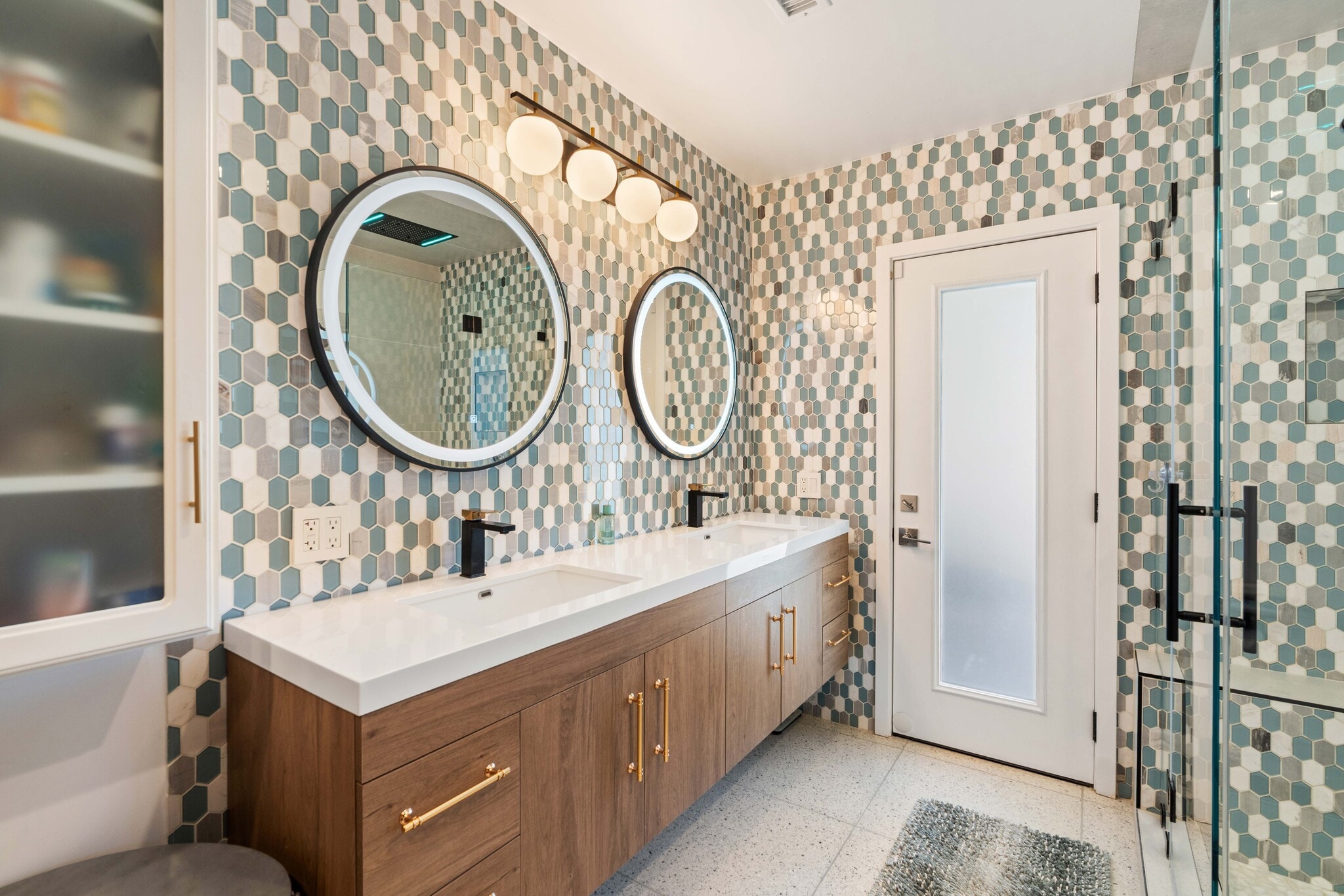 Building Photo - 10405 Ditson St