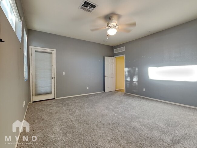Building Photo - 513 S 120th Ave