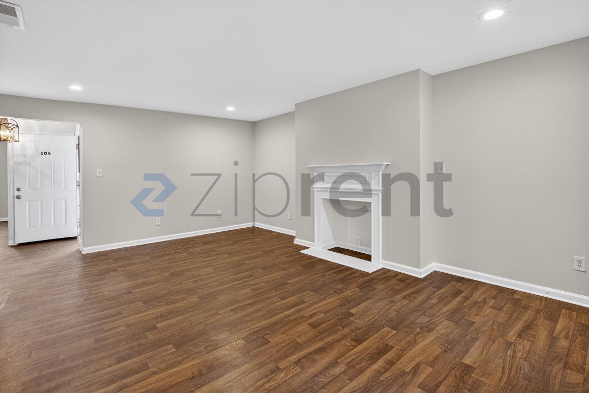 Building Photo - 3575 Oakvale Rd