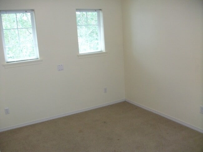 Building Photo - 15012 NE 68th Way