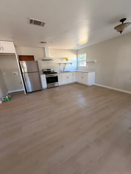 Building Photo - 13247 Columbia Way