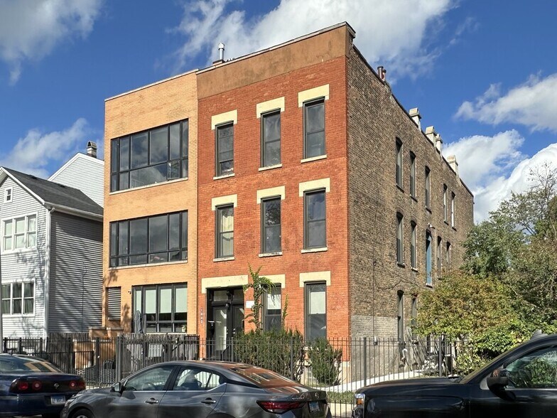 Building Photo - 1322 W Ohio St