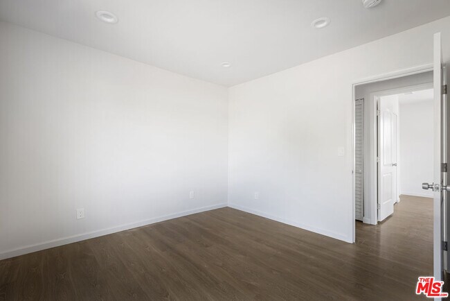 Building Photo - 1562 Attridge Ave