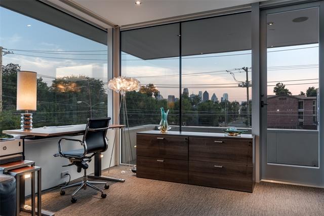 Building Photo - 2300 N Carroll Ave