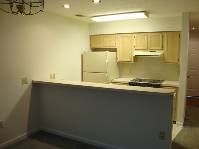Building Photo - 4258 Pinehurst Cir
