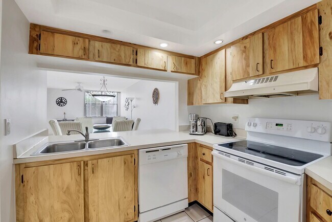 Building Photo - 600 Egret Cir