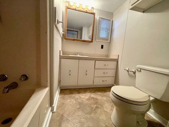 Building Photo - 14341 Wells Ln