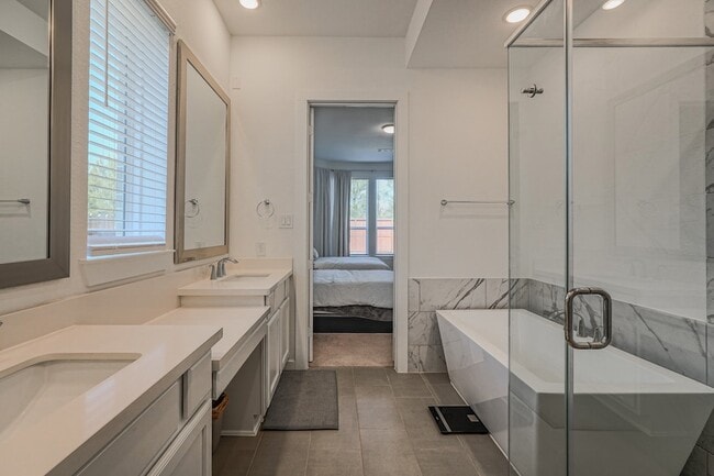 Building Photo - 662 Lost Maples Bend Ln