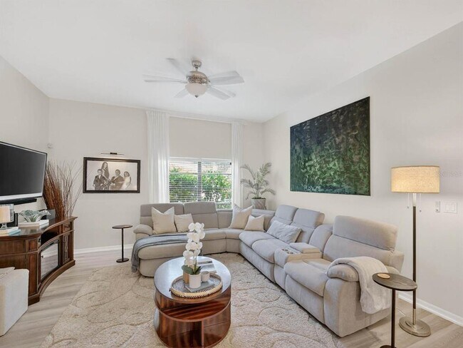 Building Photo - 357 Waterford Cir W