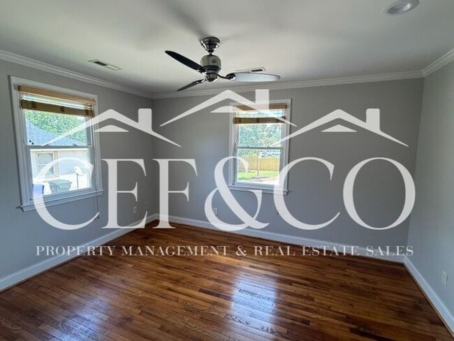 Building Photo - Spacious home now available!
