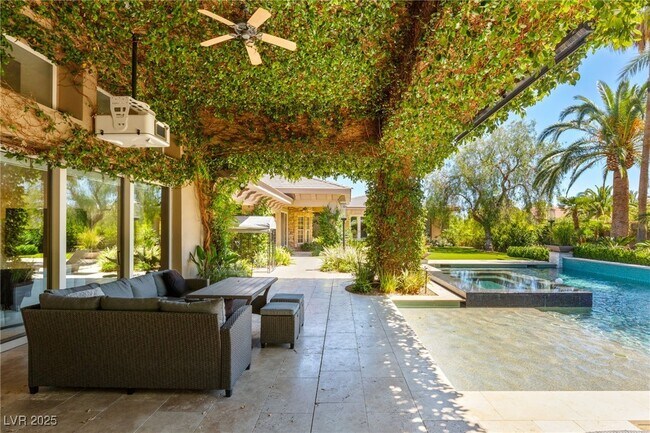 Building Photo - 9813 Moon Valley Pl