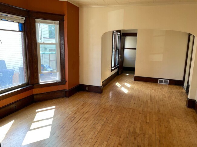 Building Photo - Cherry, 919