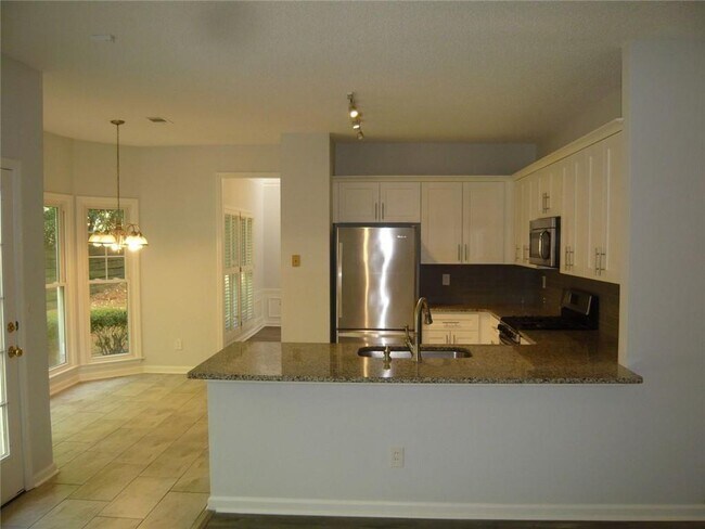 Building Photo - 10970 Egmont Dr