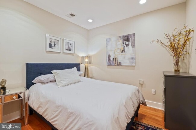 Building Photo - 440 Rhode Island Ave NW