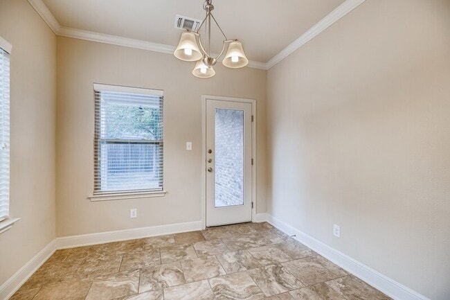 Building Photo - 12619 Quarter J