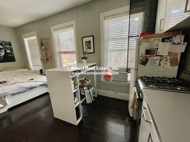 Building Photo - 57 Dwight St